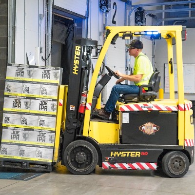 How Can I Determine the Ideal Weight Capacity for the Forklift I Need to Hire?